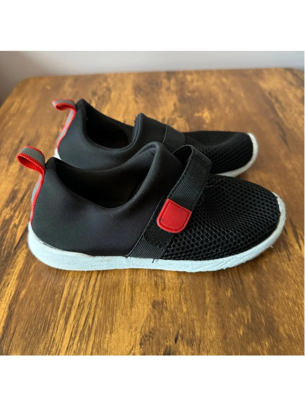 Cat & Jack Water Shoes Girls Toddler Size 11 Black Red Slip On Beach